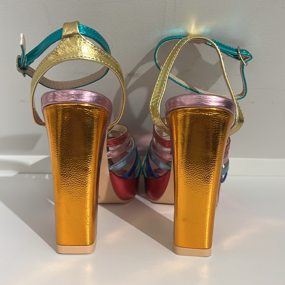 Fabulous Rainbow Multi-Color Metallic Strappy Sandals. Never Worn. Size 7.5. - Picture 6 of 9